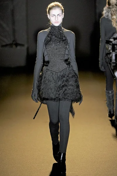 Look 19